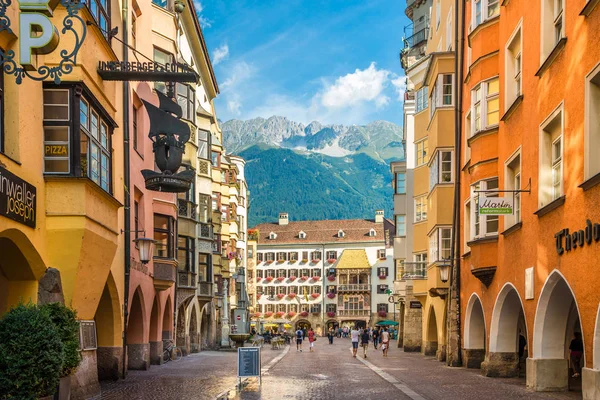 Droga do Muzeum Złotego dachu w Innsbrucku - Austria — Zdjęcie stockowe