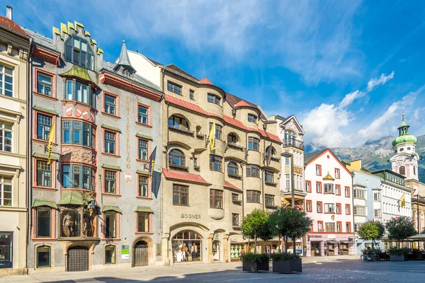 Vista en la plaza de la ciudad de Innsbruck - Austria — Foto de Stock