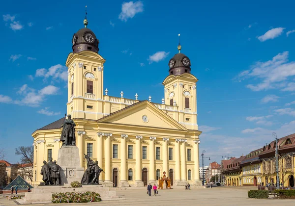Grande igreja no lugar de Kossuth em Debrecen - Hungria — Fotografia de Stock