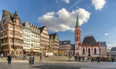 Frankfurt am Main - Almanya Romeberg yerinde görüntülemek