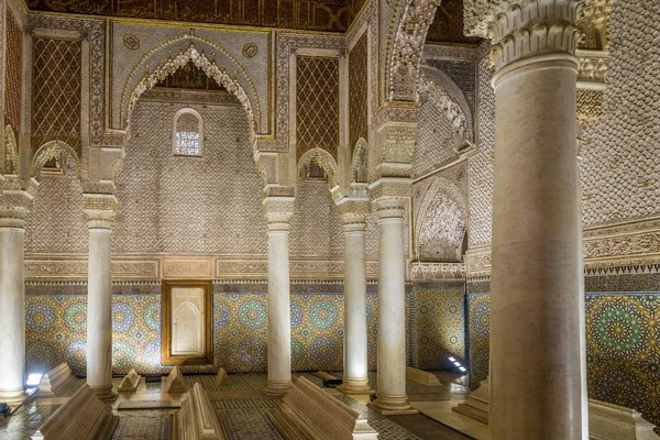 Versierde graven van Saadi-dynastie in Marrakesh, Morocco — Stockfoto