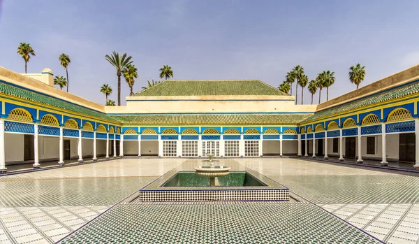 Binnenplaats van het Bahiapaleis in Marrakech - Marokko — Stockfoto