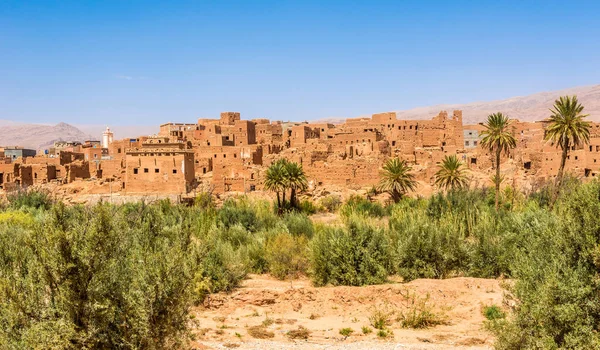 Bekijken van de gebouwen van de oude Kasbah in Tinghir (Tinerhir) oase - Marokko — Stockfoto
