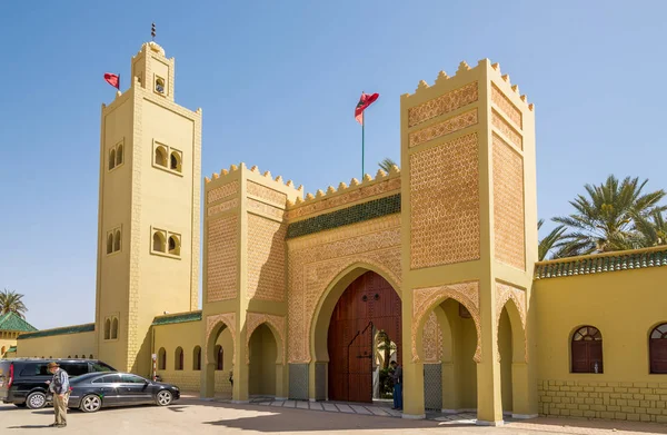 Poort naar het Mausoleum van Moulay Ali Cherif in Rissani - Marokko — Stockfoto