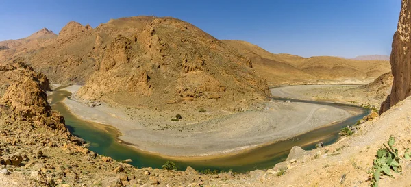 Panoramiczny widok na zakolu rzeki Ziz - Maroko — Zdjęcie stockowe