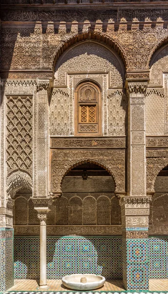 Decoration in medresa Al-Attarine in old medina quarter of Fez in Morocco — Stock Photo, Image