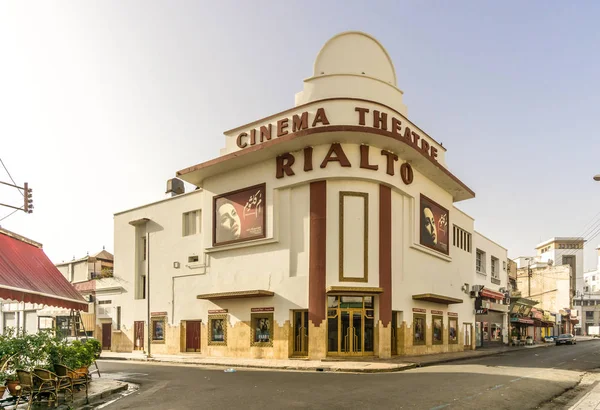 Edificio del Teatro de Cine en la ciudad de Casablanca - Marruecos — Foto de Stock