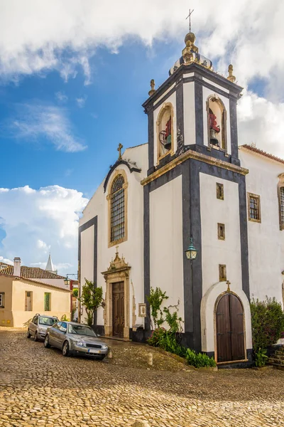 ओबिडोसच्या रस्त्यावर सेंट पीटर चर्च पोर्तुगाल — स्टॉक फोटो, इमेज