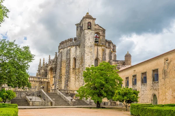 Bekijken van het kasteel Convent van Christus in Tomar, Portugal — Stockfoto