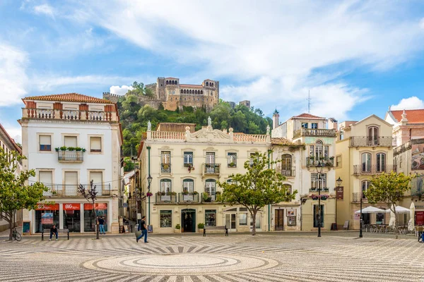 En la plaza Francisco Rodrigues Lobo en Leiria - Portugal — Foto de Stock