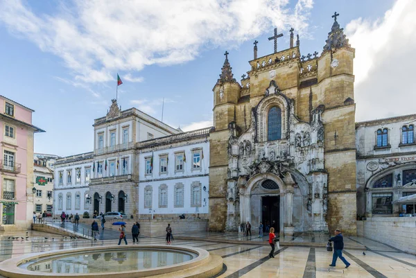 Pohled na klášter Santa Cruz v Coimbra - Portugalsko — Stock fotografie