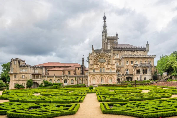 View at the Palace of Bucaco with garden in Portugal. — Stock Photo, Image