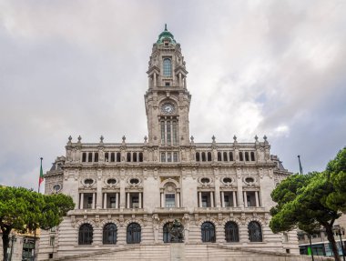 Porto - Portekiz Belediye Binası görüntülemek