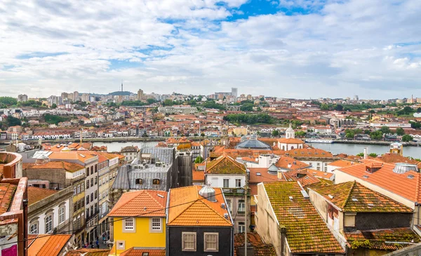 Kijk op de daken van Porto in Portugal — Stockfoto