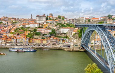 Douro nehir, setin Ribeira ile köprü, Luis I. Porto - Portekiz