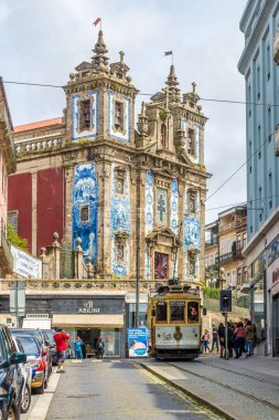 Sokaklarda Porto yakınındaki Kilisesi Saint ettiler - Portekiz