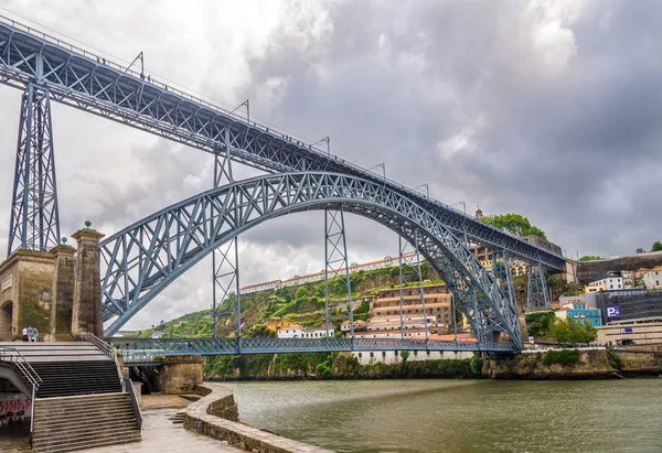 Kijk op de brug van Luis I. in Porto, Portugal — Stockfoto