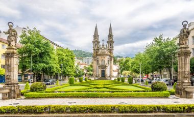 Kilise, Nossa Senhora da Consolacao içinde Guimaraes - Portekiz