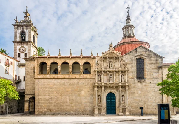 Kyrkan Sao Domingos och klostret Sao Goncalo i Amarante, Portugal — Stockfoto