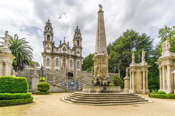 Uitzicht op het heiligdom van onze-lieve-vrouw van Remedios in Lamego, Portugal — Stockfoto