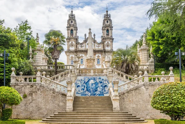 Sanctuary of Our Lady of Remedios Lamego, Portekiz için dekore edilmiş Azulejo merdiven