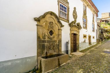 Monsanto Köyü Portekiz sokaklarında evde Chafariz