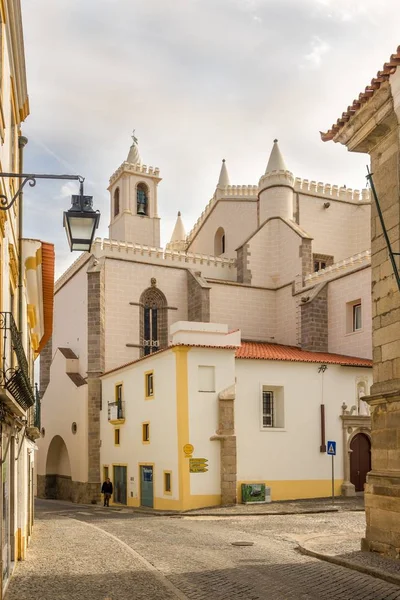 Capilla de huesos en las calles de la ciudad de Evora en Portugal —  Fotos de Stock