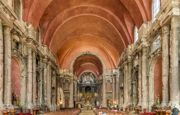 Interiér kostela Sao Domingo v Lisabon - Portugalsko — Stock fotografie