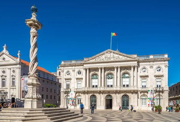 Vista en la picota con el Ayuntamiento de Lisboa en Portugal —  Fotos de Stock