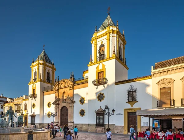 Abend auf dem Socorro-Platz in Ronda - Spanien — Stockfoto