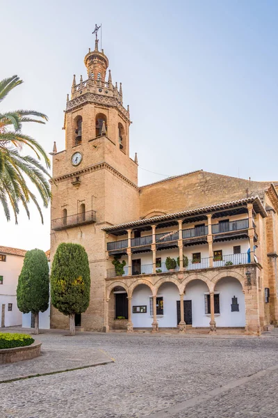 Pohled na kostel Santa Maria la Mayor v Ronda, Španělsko — Stock fotografie