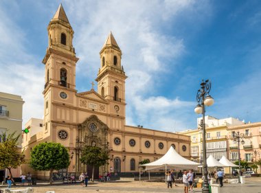 Cadiz - İspanya, San Antonio kilise görüntülemek