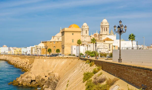 Vista en primera línea de mar en Cádiz - España — Foto de Stock