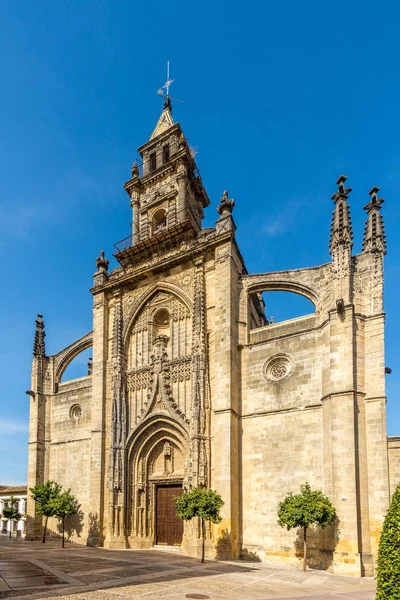 Kijk op de gevel van Santiago kerk in Jerez de la Frontera, Spanje — Stockfoto