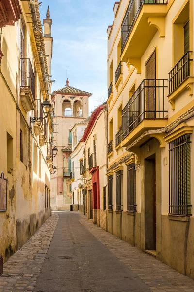 V úzkých uličkách Ecija ve Španělsku — Stock fotografie