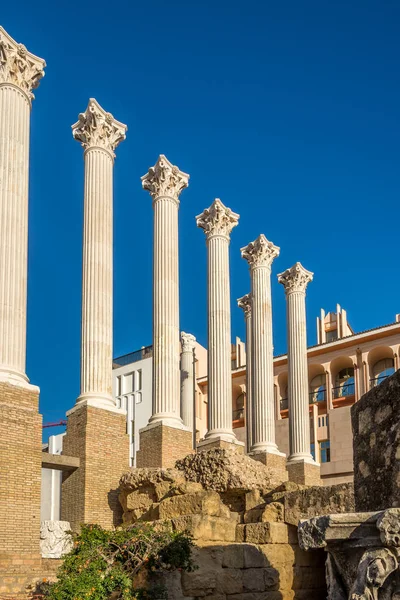 Säulen des römischen Tempels in Cordoba, Spanien — Stockfoto