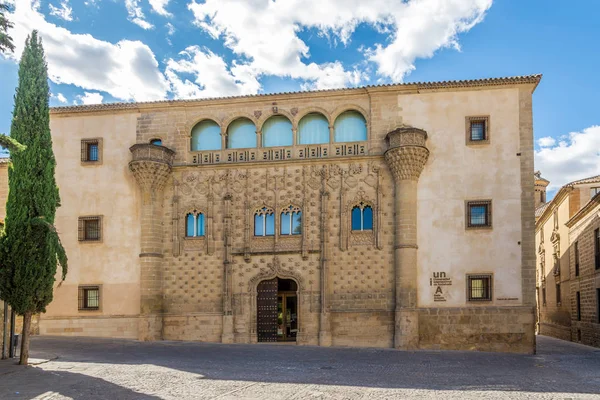 Palace Jabalquinto - Edifício universitário em Baeza, Espanha — Fotografia de Stock