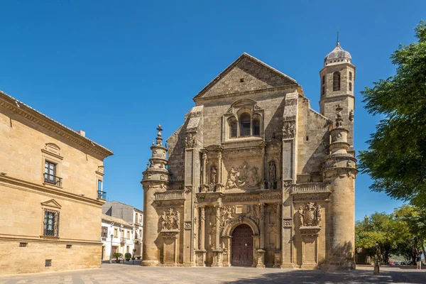 Pohled na kapli Sacra Capilla del Salvador v místě Vazqques de Molina Ubeda, Španělsko — Stock fotografie