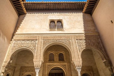 Granada, İspanya (Alhambra) Mexuar odasında dekoratif Arabesk