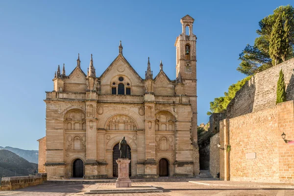 Bekijken van de Santa Maria la Mayor kerk van Antequera - Spanje — Stockfoto