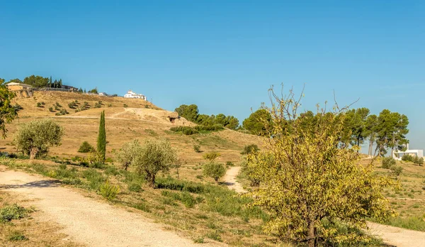 Antequera Dolmens Site - uitzicht op Menga Dolmen, Spanje — Stockfoto