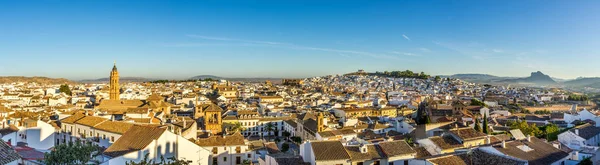 Panoramisch uitzicht op de stad van Antequera - Spanje — Stockfoto