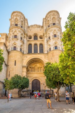 Malaga - İspanya katedralde yan girişinin portalının görünümü