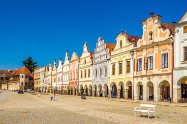 Telc - Moravia, Çek Cumhuriyeti ana yerinde boyalı evleri görüntülemek