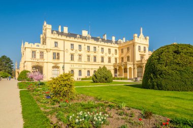 Bahçe - Çek Cumhuriyeti, Lednice kaleden, Moravia görüntülemek