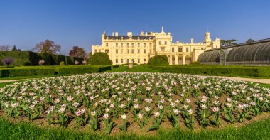 Bahçe - Çek Cumhuriyeti, Lednice kaleden, Moravia görüntülemek