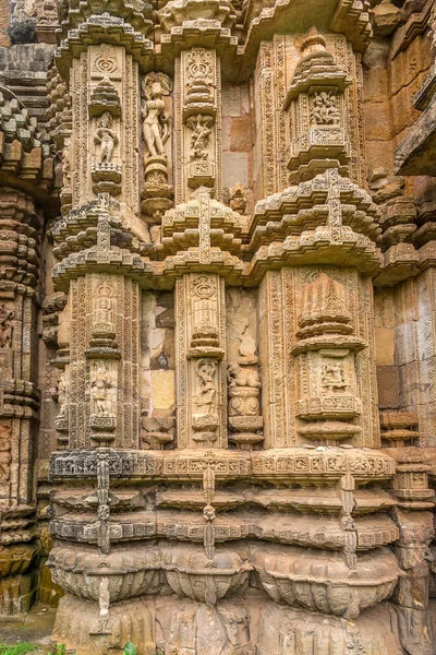 Zicht op de decoratieve stenen reliëf van Chitrakarini tempel in Bhubaneswar - Odisha, India — Stockfoto