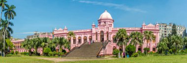 Ahsan Manzil 'deki panoramik manzara - Dhaka' daki Babür Sarayı - Bangladeş
