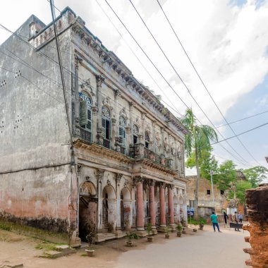 Bangladeş 'teki Sonargaon Panam Nagar Caddesi' ndeki Eski Evler