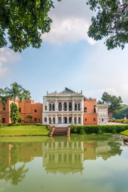 Bangladeş 'in Sonargaon kasabasındaki Müze Binası' nda görüntüle